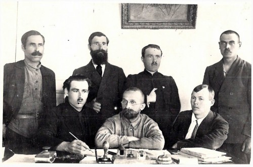 8.-1919-1922G.-UCASTNIKI-USTANOVLENIY-SOVETSKOI-VLASTI.-MALININ-M.A..jpg