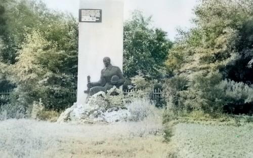 12-1970G.-OBELISK-VOINAM-POGIBSIM-V-GODY-VELIKOI-OTECESTVENNOI-VOINY-1941-1945-GG.-USTANOVLENNYI-V-G.-MARIINSKII-POSAD..jpg