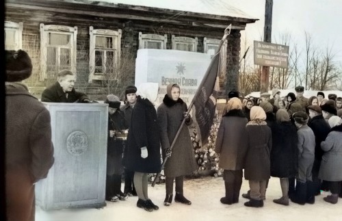 4 1965г. Новинская. открытие памятника павшим воинам в Великой Отечественной войне. Мариинский Посад